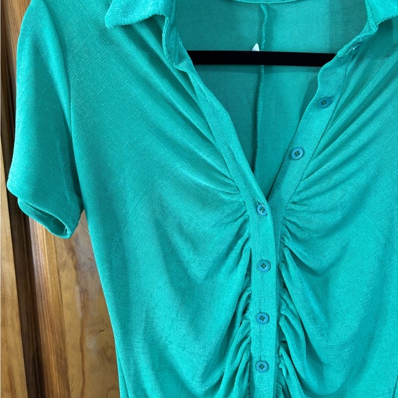 Green Ruched Button Up Dress - Picture 7 of 8